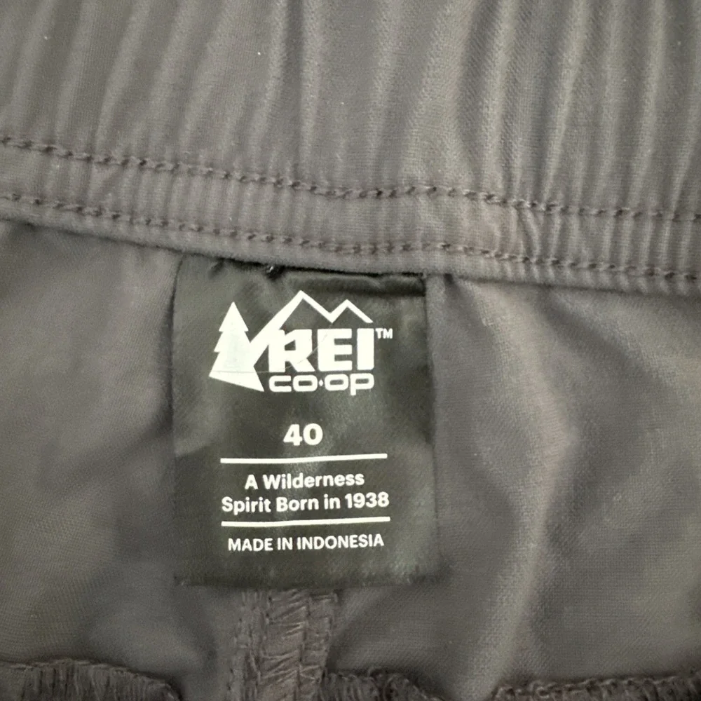 REI Co Op Shorts Mens 40 Gray Hybrid Cargo Performance Outdoor NWT